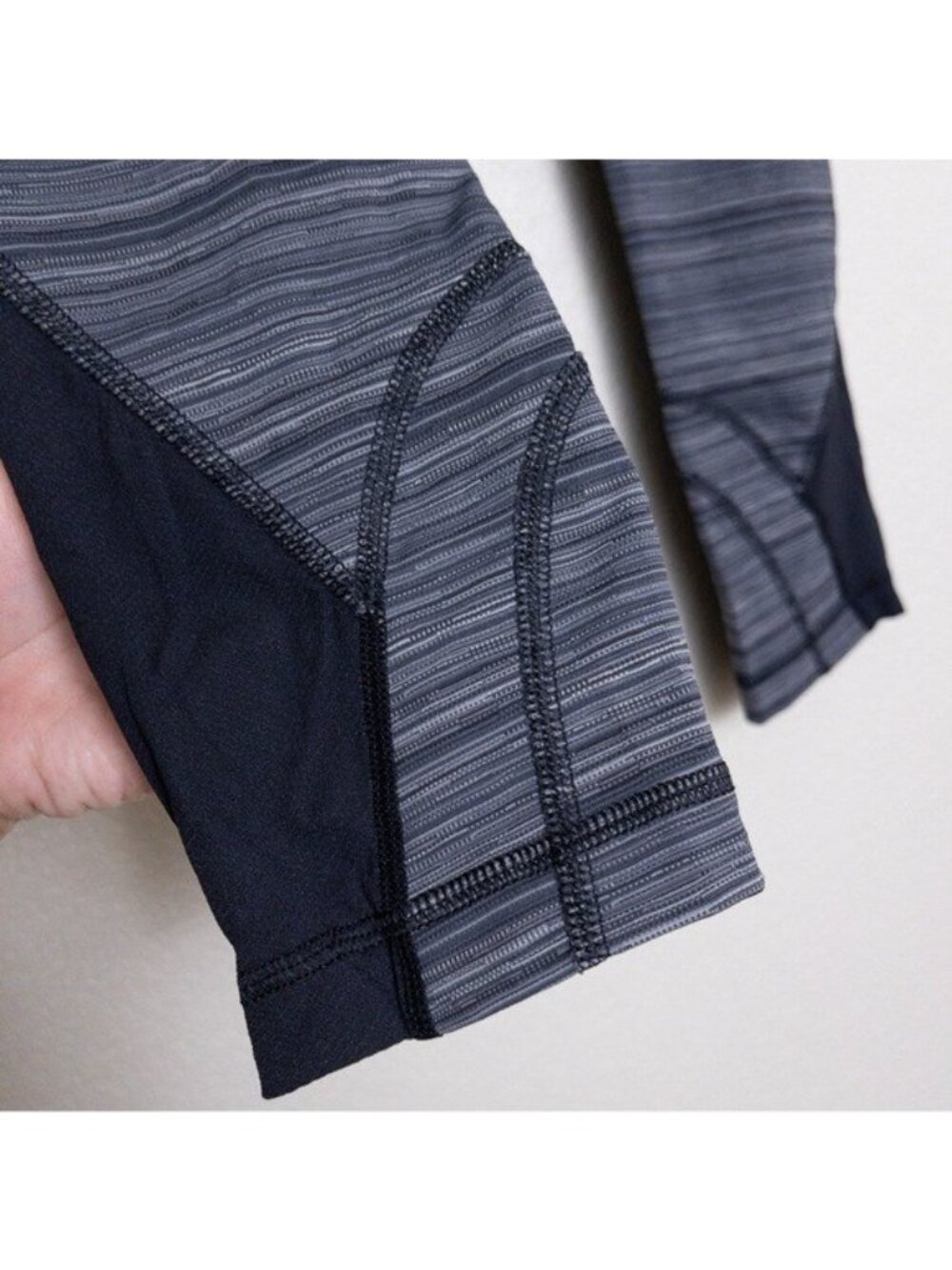Lululemon Run Inspire Crop II Luxtreme Legging 4 Cyber Stripe Black Mesh Pocket - Picture 5 of 10